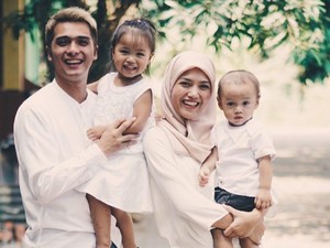 Mau Punya 8 Anak, Ricky Harun Bersyukur Istri Hamil Sepulang Umrah