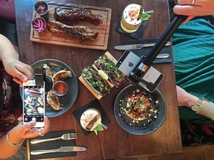 Resto Ini Bantu Memotret Makanan untuk Foto Instagram
