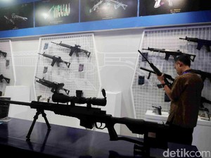 Bisakah RI Pasok Senjata ke Negara yang Berperang? Ini Kata Bos Holding BUMN