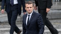 Presiden Prancis Emmanuel Macron menyebut insiden ini sebagai serangan teroris. Macron pun memuji keberanian Beltrame. Dia menyelamatkan nyawa dan menghormati rekan-rekannya dan negaranya, tutur Macron. (Foto: Getty Images)