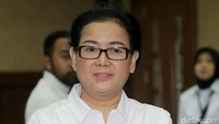 Problematika terkait rekaman itu memang cukup pelik. DPR beralasan ingin mendengarkan rekaman tersebut lantaran disebutkan bila ada anggota DPR yang menekan Miryam. Sementara, Miryam sendiri membantahnya lalu ditetapkan KPK sebagai tersangka dugaan pemberian keterangan palsu. Sangkaan tersebut disebut KPK diberikan Miryam saat persidangan dugaan korupsi e-KTP dengan terdakwa Irman dan Sugiharto.