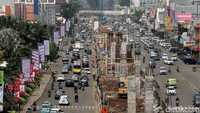 Proyek Light Rail Transit (LRT) Jakarta Fase I Kelapa Gading-Velodrome dimulai sejak Juni 2016. Rengga Sancaya/detikcom.