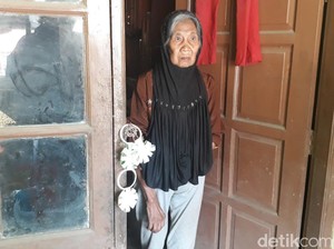Dinkes Bandung Pindahkan Emak Pikun Sebatang Kara ke Panti Jompo