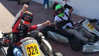 Esteve Tito Rabat dari EG 0,0 Marc VDS juga mengisi liburan dengan aktivitas yang tak jauh-jauh dari dunia kecepatan. Rabat main go-kart. (Twitter @TitoRabat)