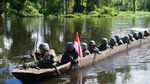 Foto: Patroli Tentara Perbatasan di Pedalaman Papua