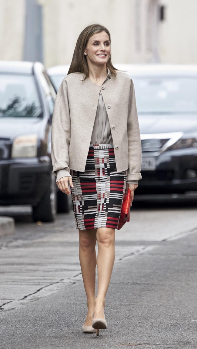 Ratu Letizia tiba untuk sebuah pertemuan di CSME (Konfederasi Kesehatan Mental Kesehatan Espana) pada tanggal 18 Oktober 2016 di Madrid, Spanyol. (Foto: Carlos Alvarez / Getty Images)