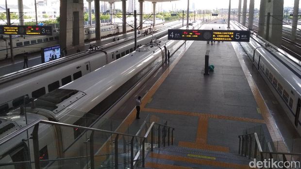Naik Pesawat dan Kereta Cepat di China, Mahal Mana?