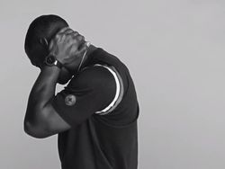 Miranda Kerr Jadi Duta Smartwatch Mewah