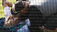 Sementara itu di sektor putri, Bethanie Mattek-Sands menjadi satu-satunya petenis yang mundur di tengah laga. Dia mundur di babak kedua karena cedera lutut parah. Foto: David Ramos/Getty Images