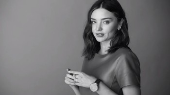 Miranda Kerr dan Louis Vuitton Tambour Horizon. Foto: Louis Vuitton