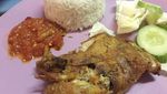 Huahh! Pedas Menyengat Ayam Penyet Berbalur Sambal