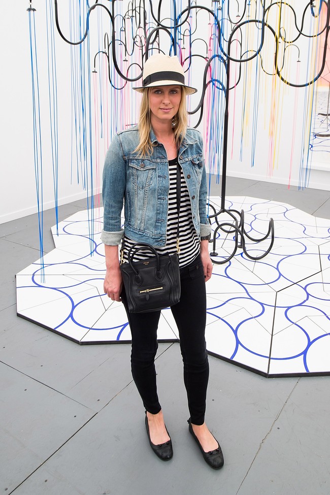 Nicky Hilton memakai tas Celine. Foto: Getty Images
