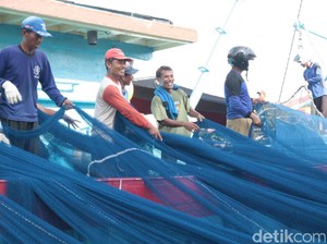 Larang Cantrang, KKP Sudah Bagikan 5.892 Alat Tangkap Baru