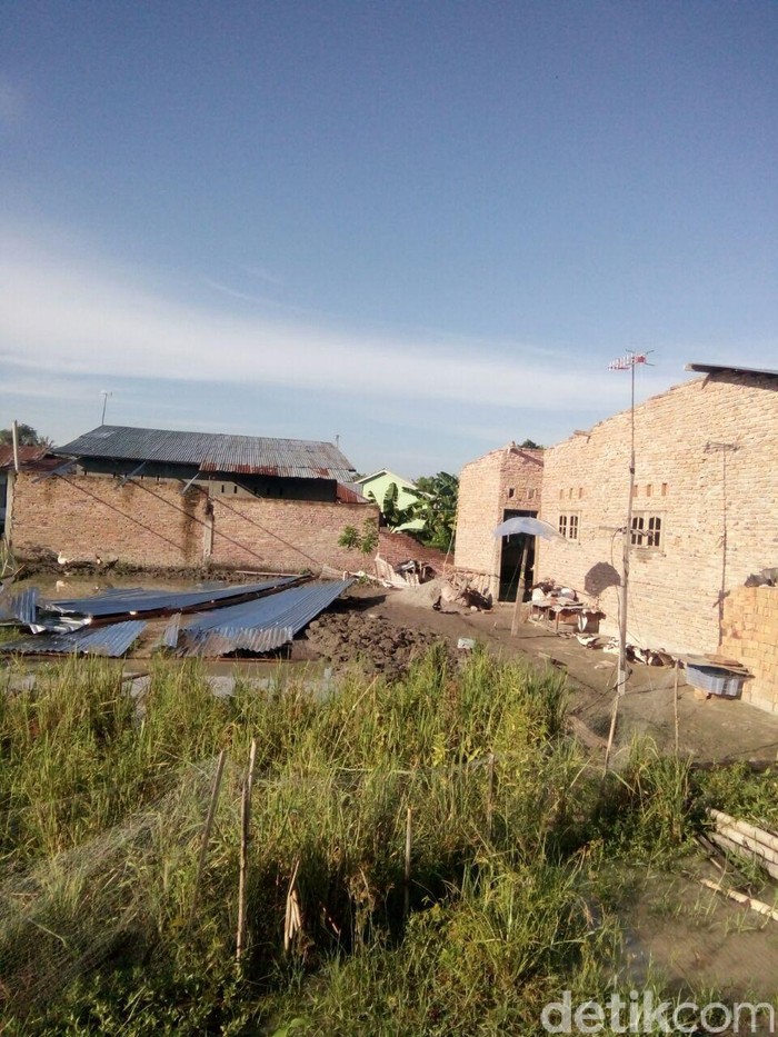 Puting Beliung Terjang 2 Kecamatan di Deli Serdang, 28 Rumah Rusak