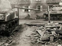 Kengerian Perang Dunia II Dalam Bidikan Kamera Jenderal