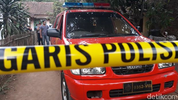 Lokasi penggeledahan rumah AR yang diduga terkait jaringan bom panci Buahbatu, Kamis (13/7/2017)