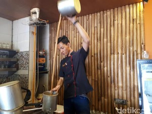 Intip Cara Unik Pembuatan Kupi Tarek Aceh