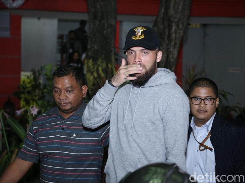Foto: Diego Michiels aniaya pria berinisial DJS sampai alami luka di kepala akibat benda tumpul (hanif/detikhot) Foto: Diego Michiels aniaya pria berinisial DJS sampai alami luka di kepala akibat benda tumpul (hanif/detikhot)