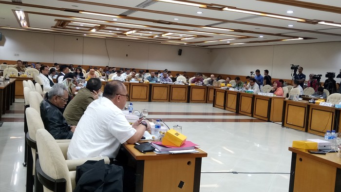 Belum Bersikap, 4 Fraksi Minta Isu RUU Pemilu Dibawa ke Paripurna