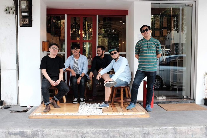 Grup Musik Hari Libur Debut dengan EP Singgah Dunia