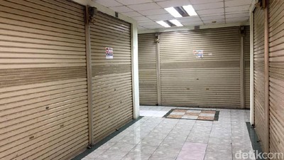 foto: Pasar Elektronik Glodok Ditinggal Pembeli