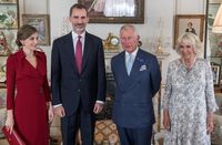 Foto: Ratu Letizia dari Spanyol Anggun Bergaun Merah Temui Ratu Inggris