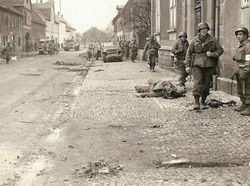 Kengerian Perang Dunia II Dalam Bidikan Kamera Jenderal