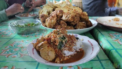 Kangen Nasi Pecel? Wajib Coba 6 Sajian Nasi Pecel dari Malang Hingga Kediri!