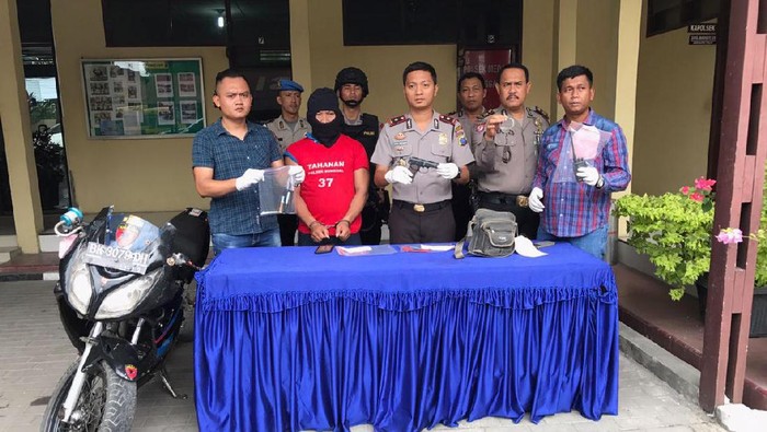 Bawa Airgun saat Masuk Kantor Polisi, Pria di Medan Diamankan