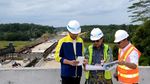 Jokowi Blusukan ke Tol Pertama di Kalimantan