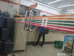 7-Eleven Tutup, Manajemen Tak Salahkan Larangan Bir di Minimarket