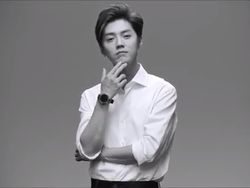 Miranda Kerr Jadi Duta Smartwatch Mewah