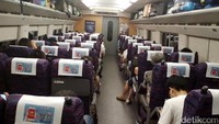 Suasana di dalam kereta cepat yang terlihat sangat nyaman. Feby Dwi Sutianto.