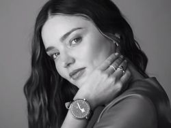 Miranda Kerr Jadi Duta Smartwatch Mewah