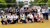 Sri Mulyani menceritakan, pertandingan voli ini terbagi atas Tim Penerimaan Negara dan Tim Pengeluaran Negara. Sri Mulyani bergabung dengan Tim Penerimaan Negara yang terdiri dari jajaran Pajak dan Bea Cukai. Sedangkan Tim Pengeluaran Negara dipimpin oleh Wakil Menteri Keuangan yang diperkuat oleh Setjen, Kekayaan Negara, Perbendaharaan dan Anggaran. Istimewa/Facebook/Sri Mulyani Indrawati.