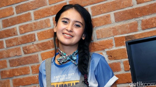 Ayushita Manis Banget Sih!