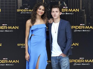 Usai Dikabarkan Pacaran, Tom Holland dan Zendaya Terus Dikejar Paparazi
