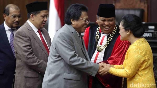 Arief Hidayat Ucapkan Sumpah Ketua MK