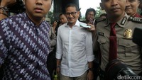 Sandiaga saat tiba di gedung KPK.