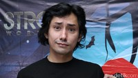 Kini pria yang baru setahun menikahi Indah Puspita sari itu muncul kembali dalam film Ngawur.