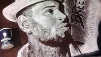 Chris Brown juga tak ketinggalan dibuatkan lukisan oleh seniman asal Bahama ini.  (Foto: Istimewa)