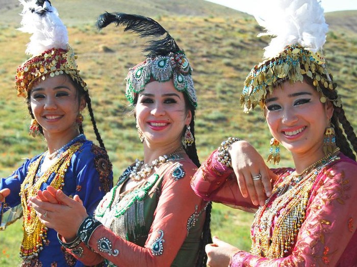 Blond Hair in Uzbek Culture - wide 6