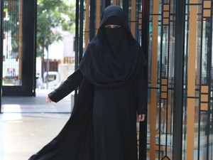 Foto: OOTD Ala Diana Nurliana yang Populer dengan Niqab