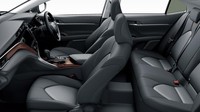 Daihatsu mulai menawarkan sedan Camry yang di-rebadge dan dijual dengan nama Daihatsu Altis. Foto: Pool (Carscoops)