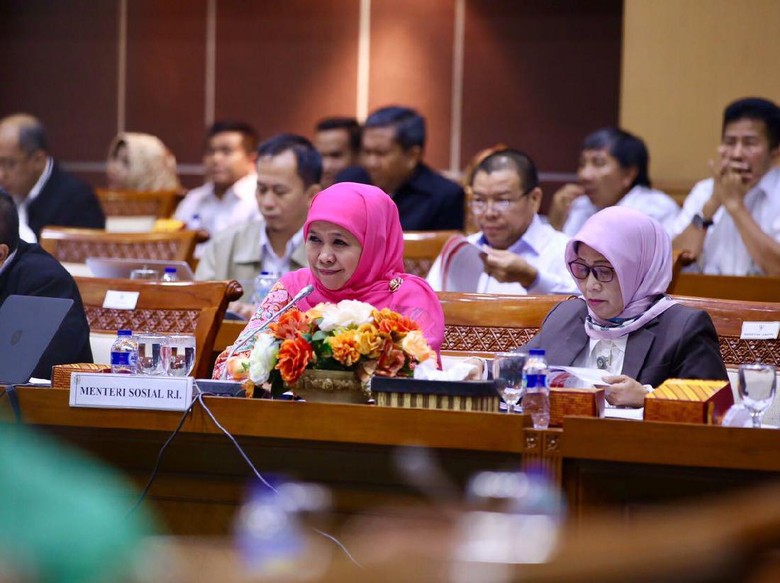 Mensos Sesalkan ABG Selamet yang Nikah Masih di Bawah Umur Mensos Sesalkan ABG Selamet yang Nikah Masih di Bawah Umur