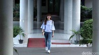 Saat di kampus, Tsamara Amany terlihat tidak berbeda dengan mahasiswi lainnya.