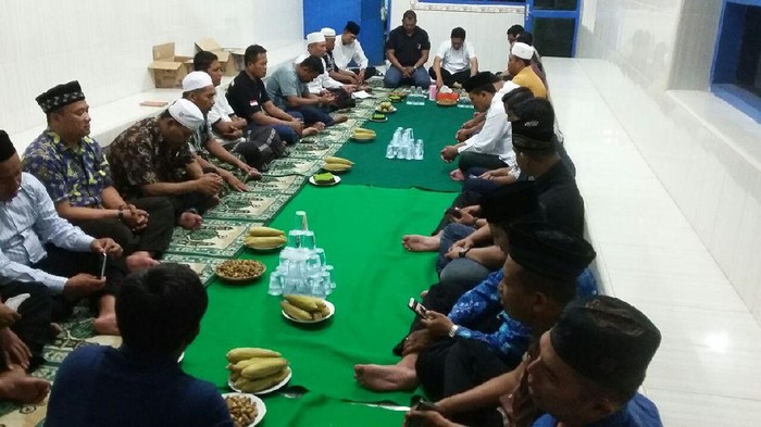polisi gelar doa dan tahlil untuk korban kecelakaan tewas 10