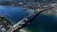Proyek Jembatan Merah Putih di Ambon digadang-gadang menjadi jembatan terpanjang di Indonesia Timur saat ini. Jembatan yang dibangun sejak September 2011 tersebut, sekarang sudah tersambung. Pool/dok. PUPR.