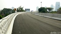 Setelah dilakukan uji beban pada malam tadi, proyek Simpang Susun Semanggi dinilai aman untuk dilewati masyarakat.