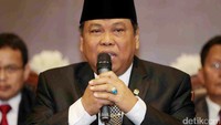 Arief Hidayat menjadi hakim konstitusi sejak 1 April 2013. Ia terpilih menjadi Ketua MK sejak 14 Januari 2015 hingga hari ini. Dengan terpilihnya secara aklamasi, maka Arief memimpin MK hingga 2020.